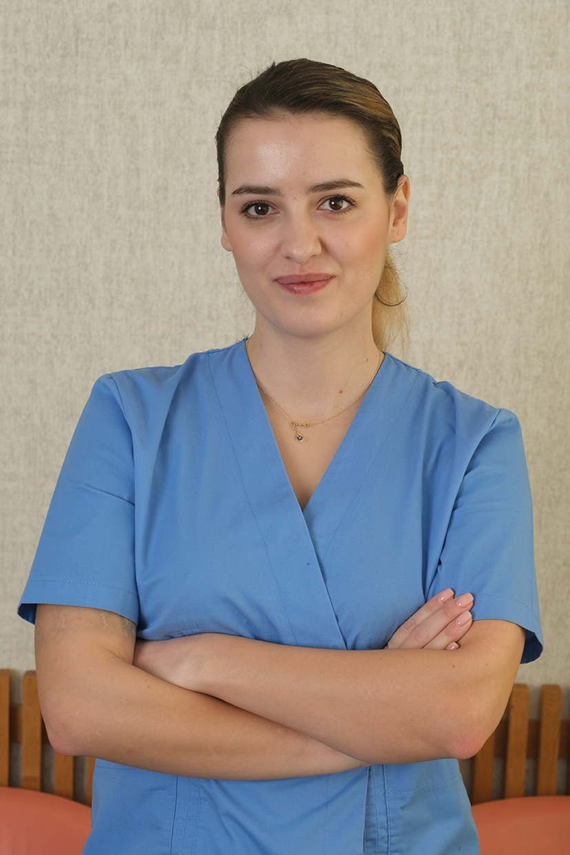 Dr. Iulia Porancea — medic rezident parodontologie, ZahnArt Dental Klinik Sibiu